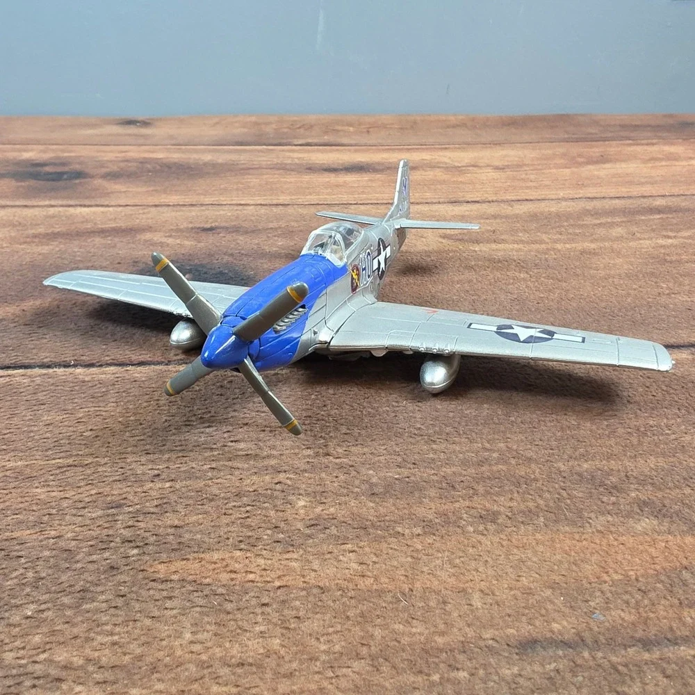 North American P-51D Mustang Fighter Plane Model Silver Blue WWII Petie 2nd